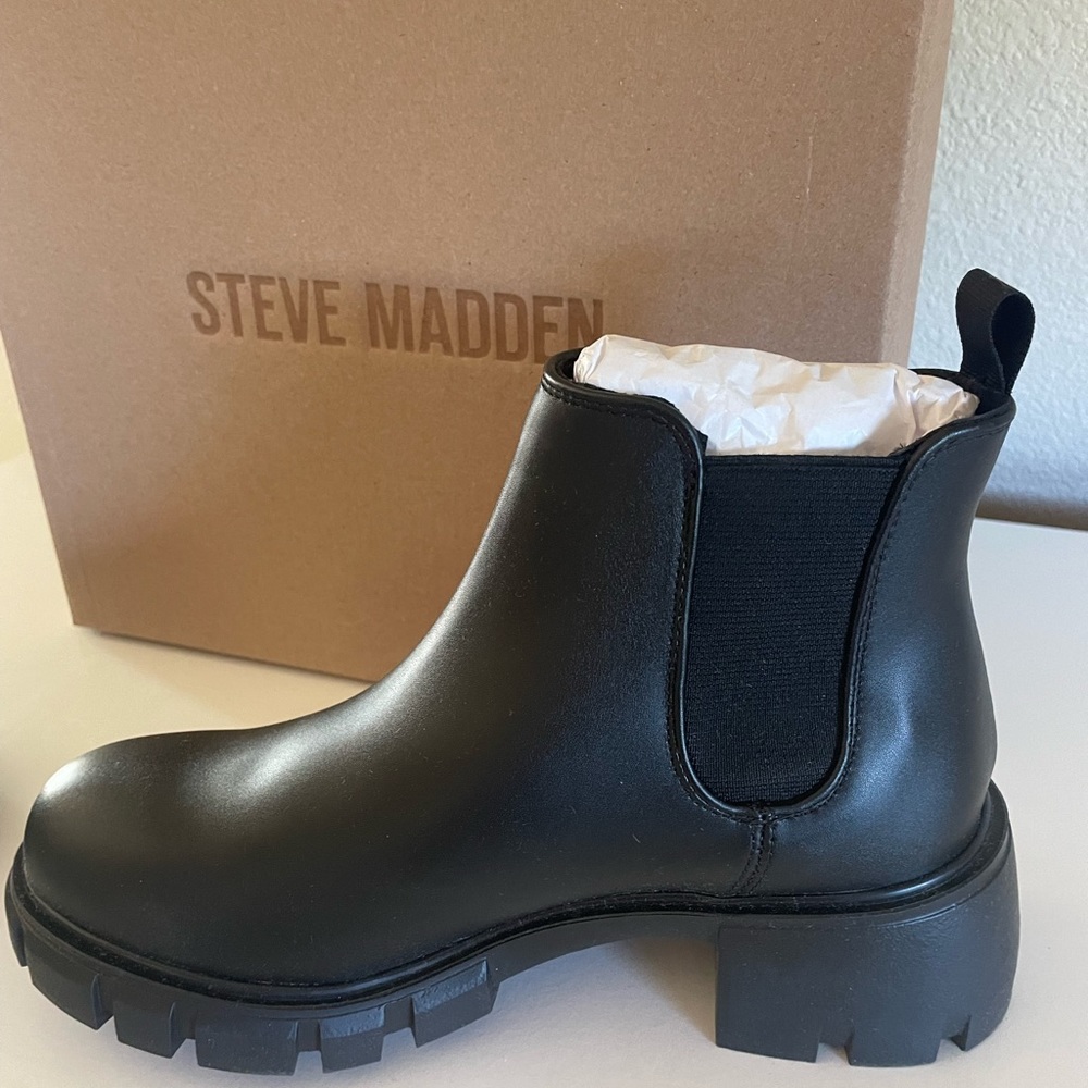 Steve Madden Woman’s Howler Ankle Boots.